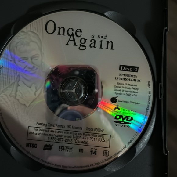 The complete first season, box set, DVD. - Picture 6 of 8